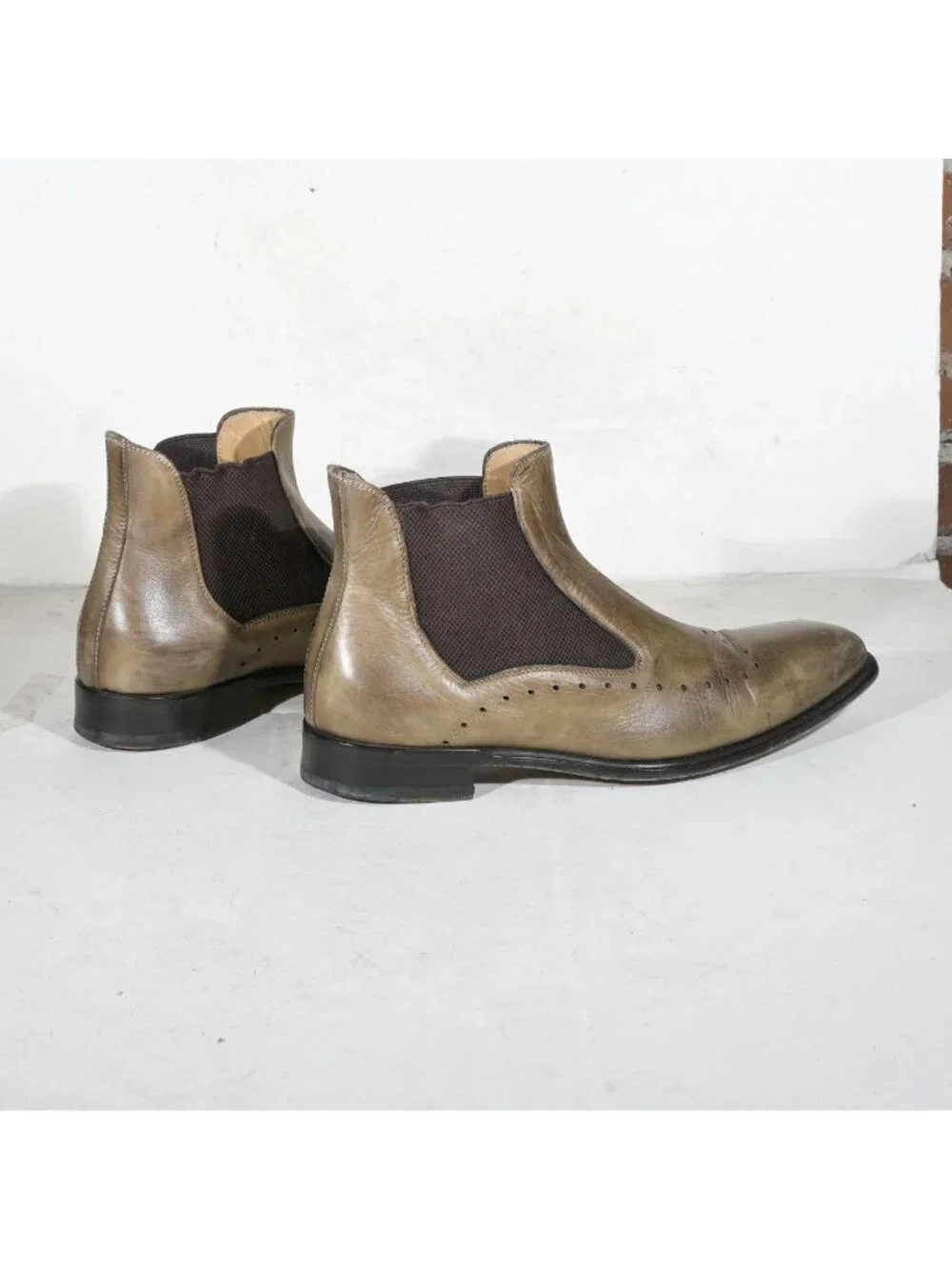 Brown Leather Perforated Wingtip Chelsea Ankle Boots Brogue UK 9, US 9.5 - 10 - Picture 3 of 7